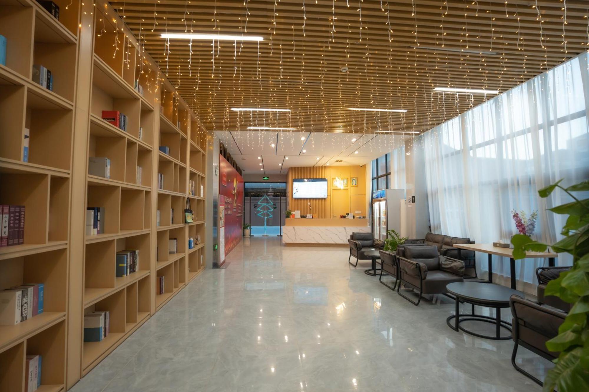 Ark Hotel بنوم بنه المظهر الخارجي الصورة